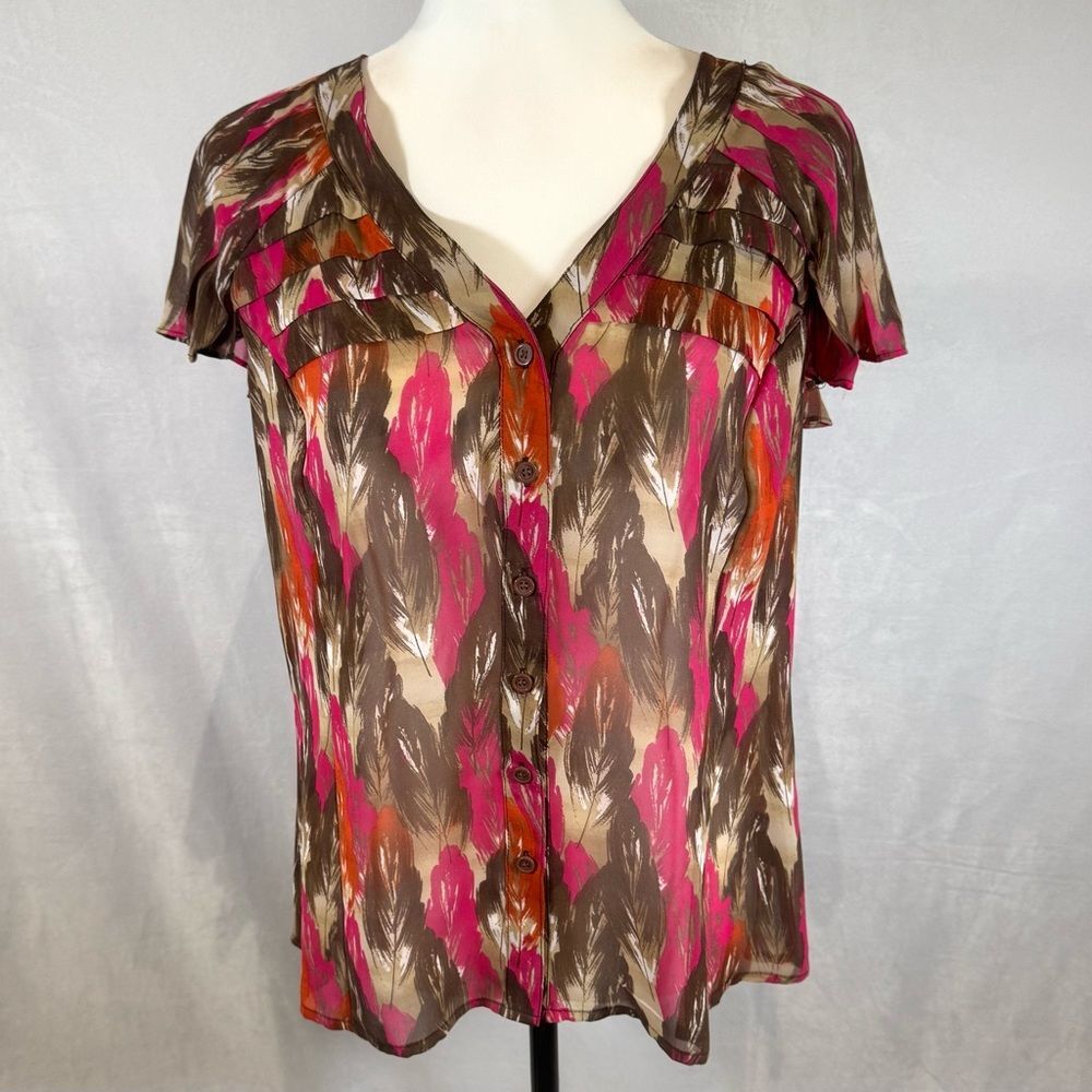 East 5th feather print pleated flutter sleeve button down top size large
